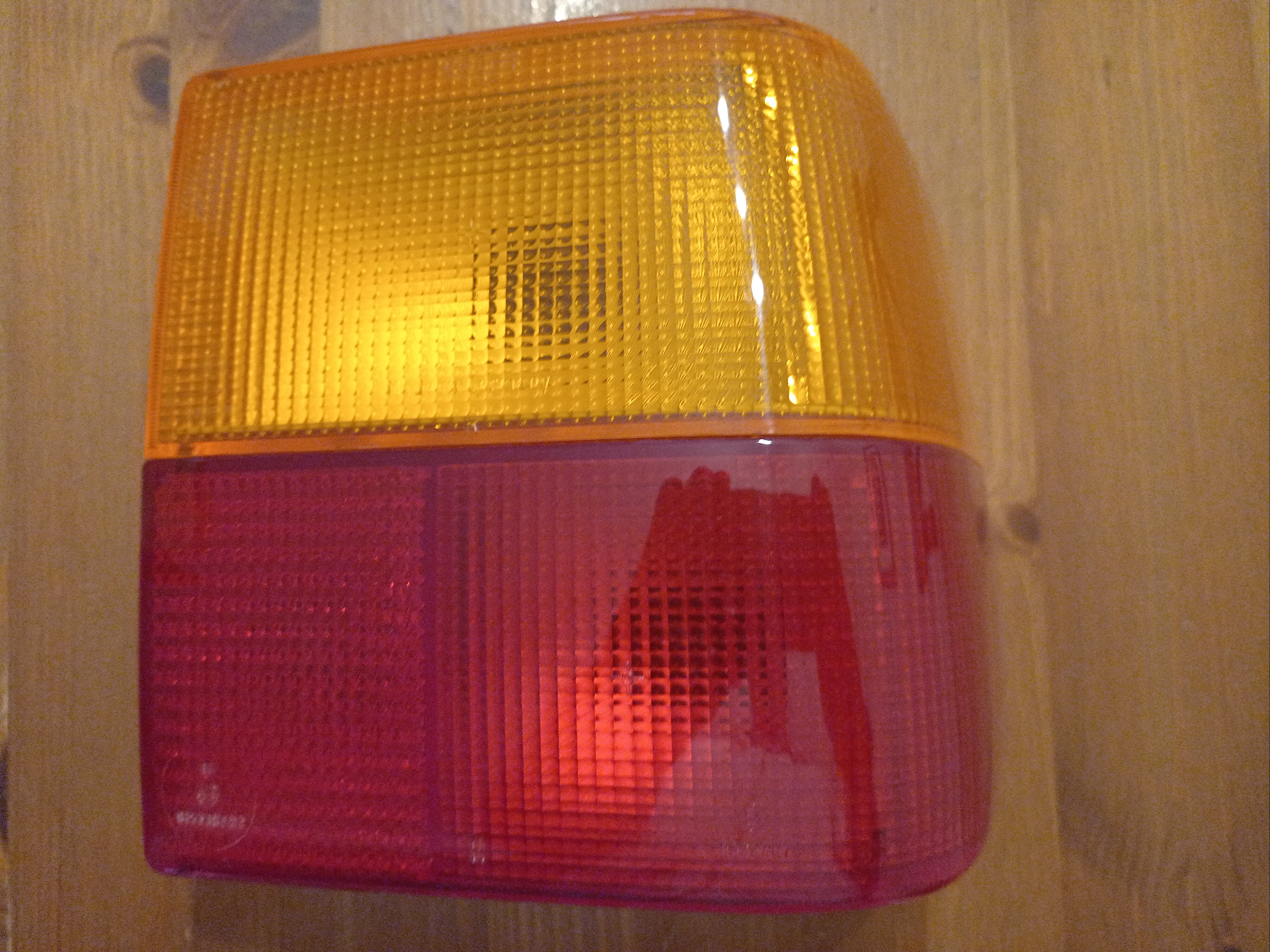 Audi 80/90 JOBB hátsó külső lámpabúra